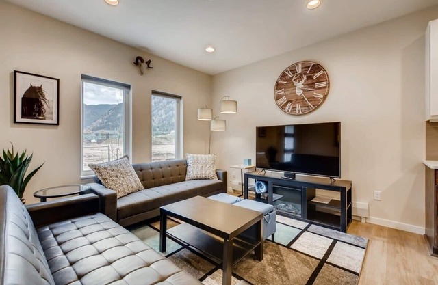 Elbert's Escape/Sleeps 8/Lakefront Views, New Floors