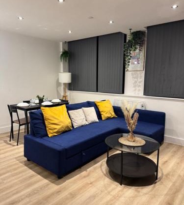 Elegant 1 Bed Flat Near Stadium & Shops and free parking