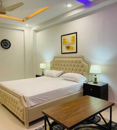 Elegant 2 Bed Apartment Tranquil Stays