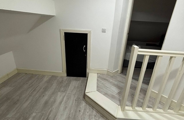 Elegant 2-Bedroom Apartment in Bolton – Prime Location