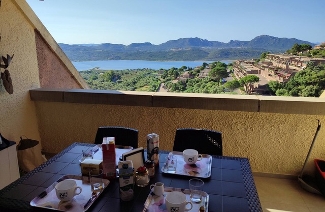 Elegant and spacious apartment with terrace and gulf view in Costa Smeralda