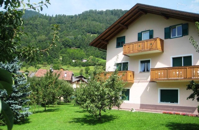 Elegant and spacious attic room in the Dolomites