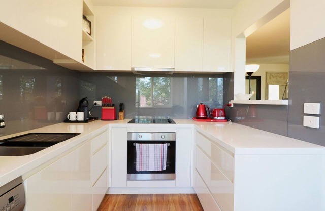 Elegant apartment, spacious apartment, parking. Full laundry, balcony, BBQ, Wifi