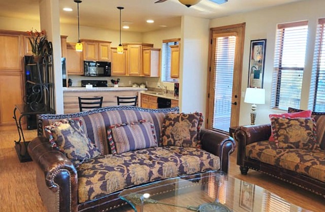Elegant Central Payson Getaway