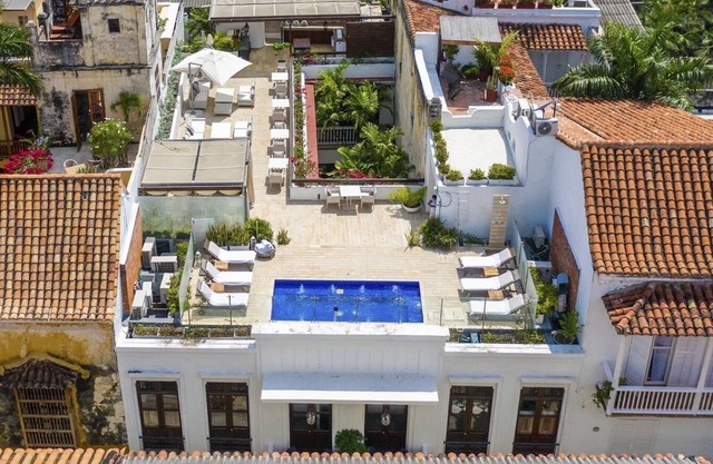 Elegant Colonial Home with Pool, Rooftop Jacuzzi & Views in Historic Cartagena