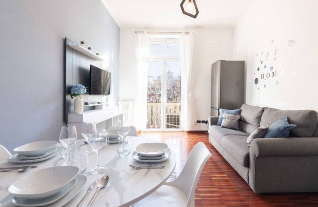 Elegant Deluxe Apartment in Navigli Area
