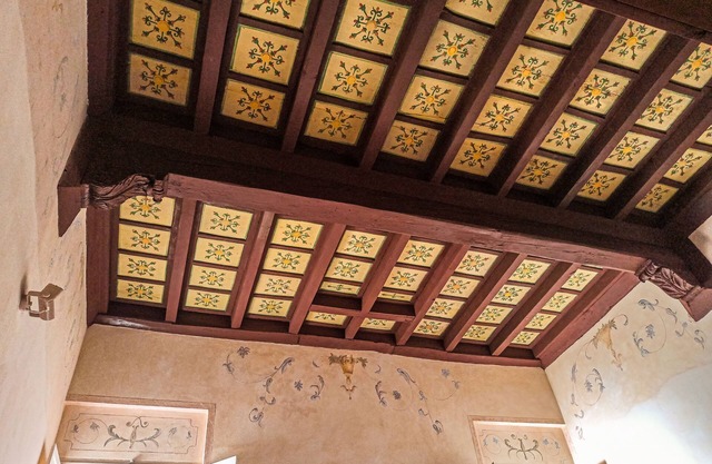 Elegant Ferrara Hideaway: A Renaissance-Inspired Sanctuary in the Oldest Quarter