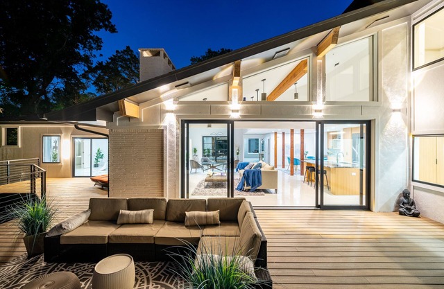 ELEGANT PRIVATE EXCLUSIVE LUXURIOUS FURNISHED