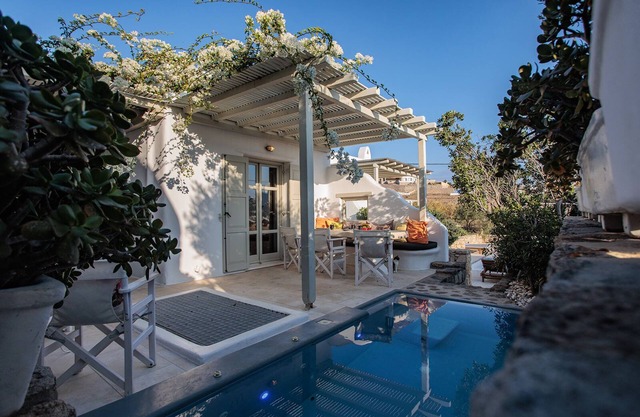 Elegant property at Mykonos close to the beach with private pool