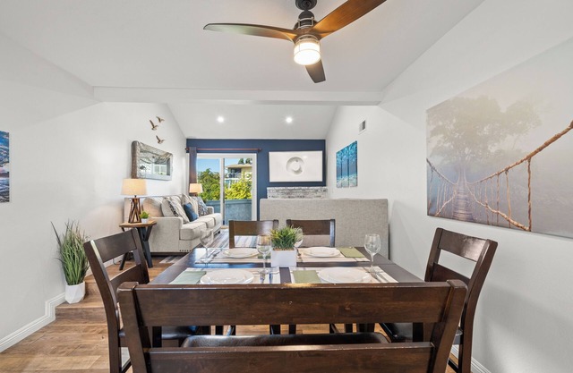 Elegant & Spacious ☆ Close to Beach & Hiking Trails ☆ Resort Amenities ☆ Balcony