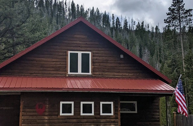 Elegant Ten Mile Creek Cabin- Near Helena