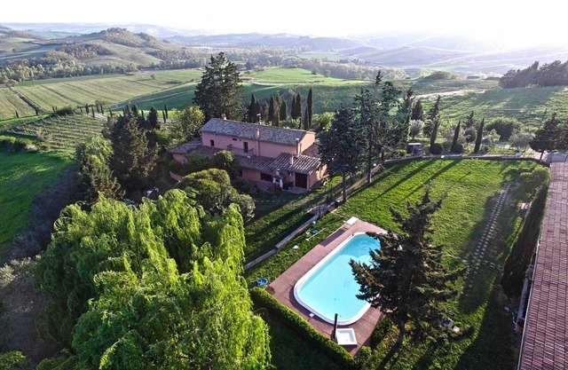 Elegant Tuscan Holiday Home
