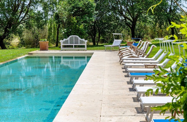 Elegant villa with pool in the Tuscan countryside, 45 minutes’ drive from the beaches of Argentario