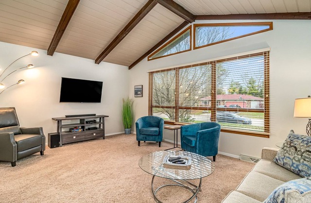 Elgin Rental- Greenridge