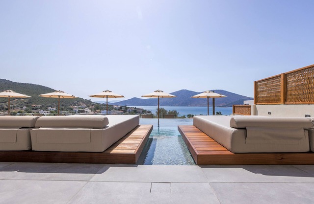 Elivia Boutique Suites