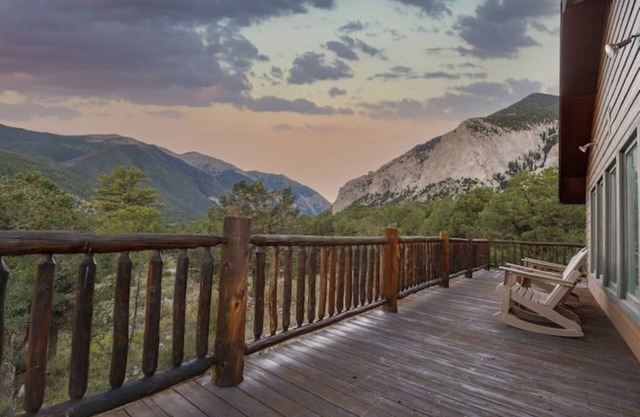 Elk Haus at Deer Valley Ranch. Family friendly with resort amenities included