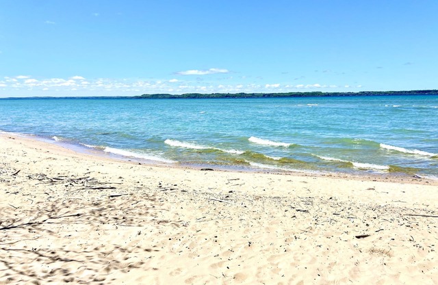 Elk Rapids Lakeshore Inn