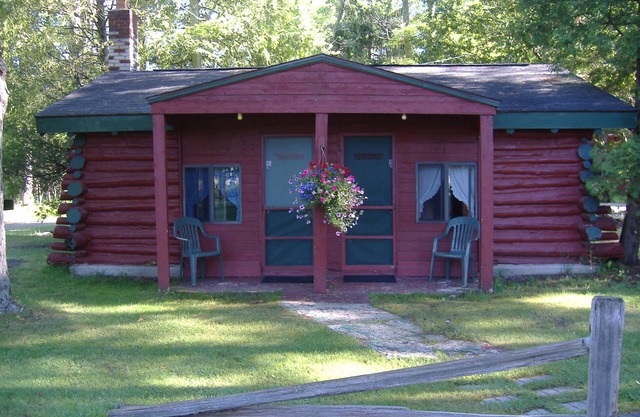 Ellis Lake Resort - Hemlock Logroom - Interlochen/Traverse City