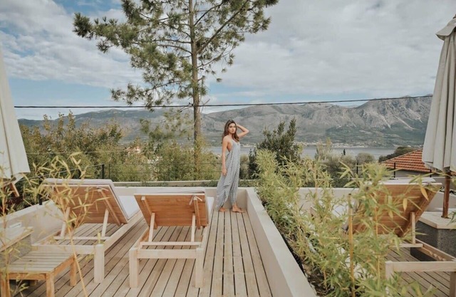 Elsa Modern Apartments. Οne bed Upper level Apt5.