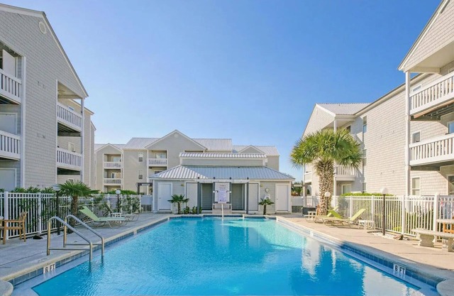 Emerald Coast Island Vibes!