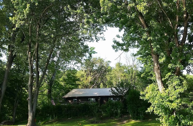 Emmazing Grace Riverside Cottage-Military/First Responder Discount