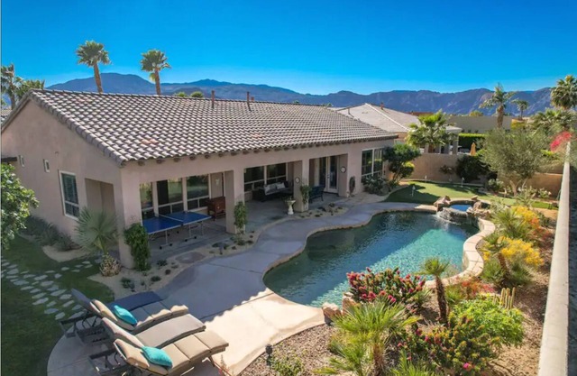 Encanto Estate~ Walk to Festivals~ Family Fun