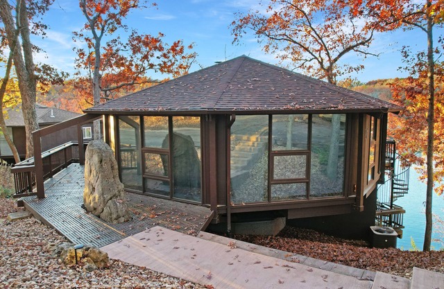 Enchanting Modern Tree House Villa @ Lake of the Ozarks