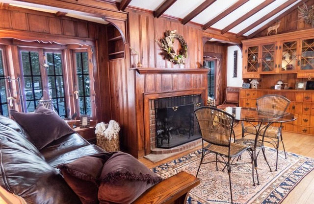 Enchanted Fox Dell Cottage