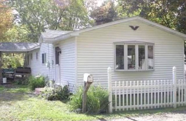 Enchanting cottage at Canadohta Lake