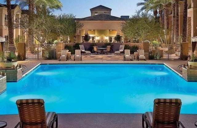 Enjoy a Hassle-Free Stay! w/Pool, Short Drive to OdySea Aquarium, Pet-Friendly!