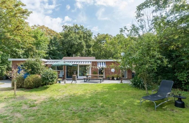 Enjoy all seasons in the Zoet and Zout beach house Situated in a unique location, close to both Ren