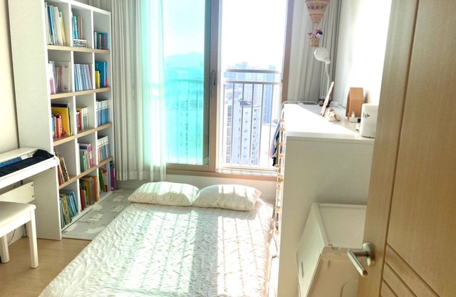 Enjoy korea with good familly. we love sharing each different cultures.