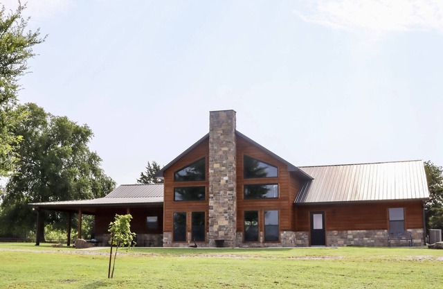 Enjoy the beautiful Sunsets at the Farmhouse!