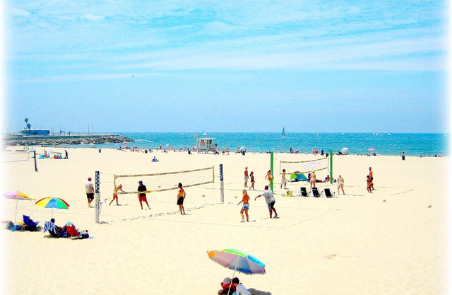 Enjoy THE STRAND, Steps to the sand, SPECIAL RATES , Inquire Now !