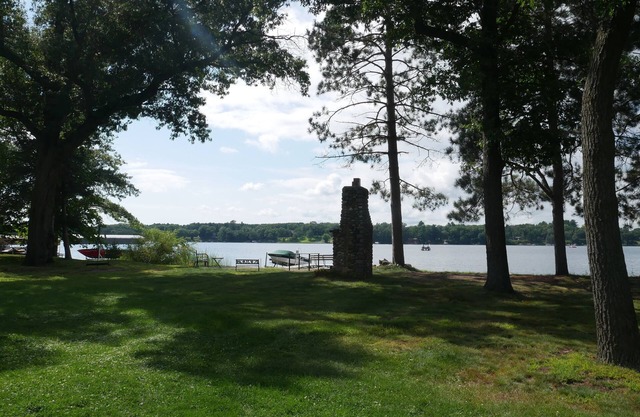 Enjoy this Wonderful cabin on Spec Lake!