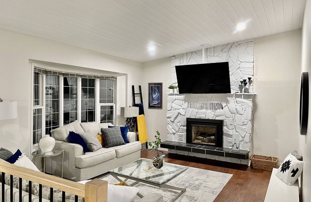 Enjoy Valley views! Great home for a semester or a ski season/renovation