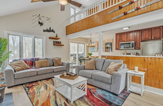 Enjoy Winter in the Poconos - New Renovated Ski In/Out to Jack Frost Mtn.