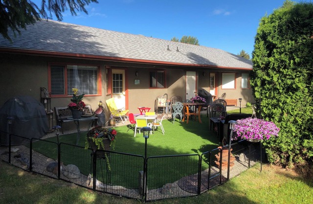 Enjoy your Winter in a one Bedroom Condo in Holiday Park Resort, Kelowna BC!