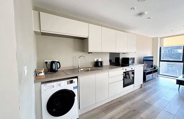 Enjoyable apartment with AC in vibrant Liverpool