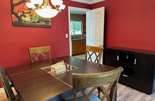 Enjoyable House with WiFi on Mercer Island