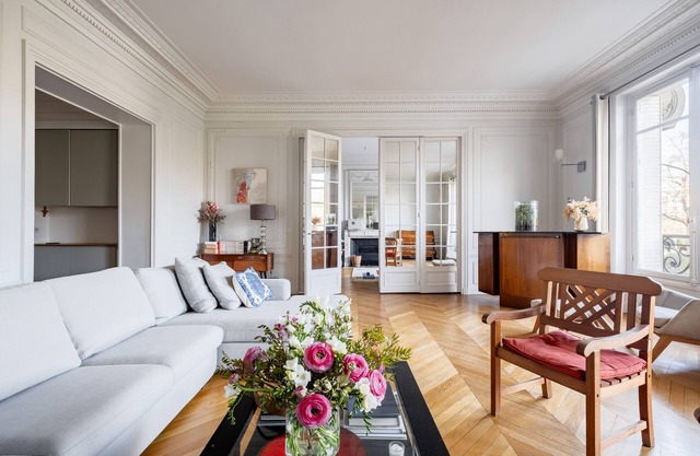 Enlightened Elegance, by Veeve