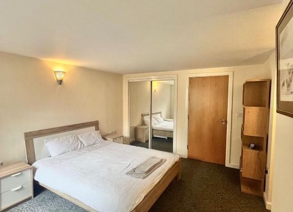 Ensuite Private Room in Central Stylish Flat