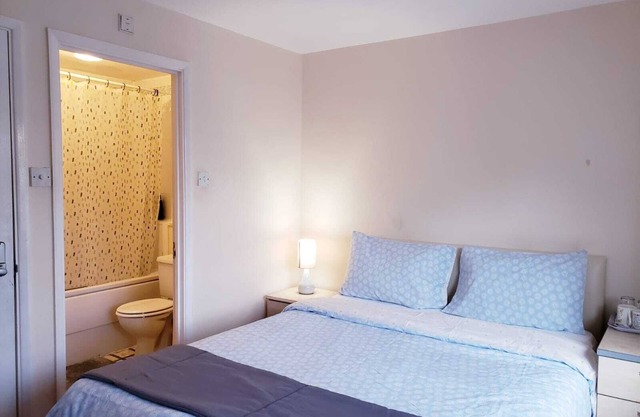 Ensuite Room Near Beautiful River