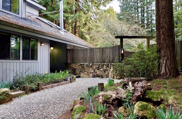 Entelechy Ranch - A Cozy Redwood Resort