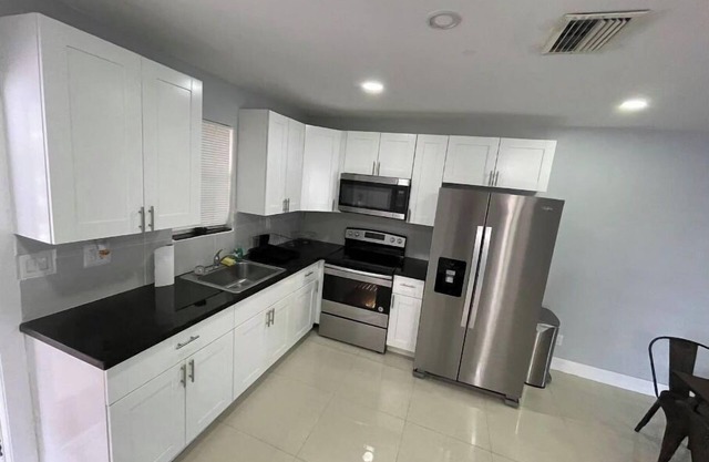 entire 2/1 Apartment in duplex by hard rock casino