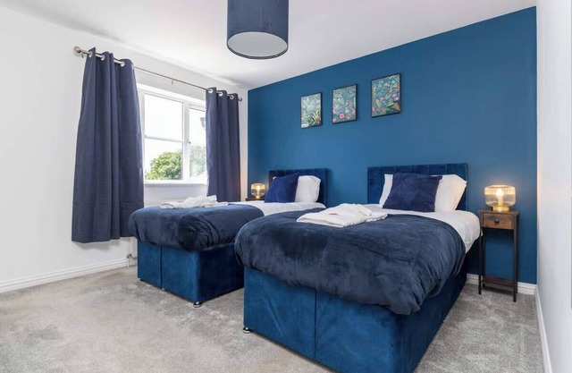 Entire 3 Bed House - Contractor's, Families & More