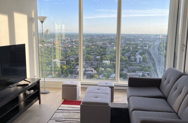 Entire appartement with 1 bedroom & office room