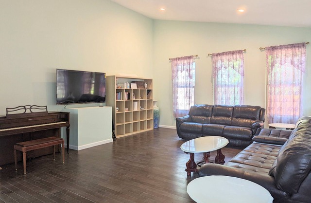 Entire Home in NE DC. 5 BD/3BA