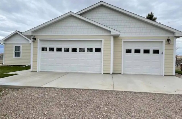 Entire house in the quiet town of Fort Shaw