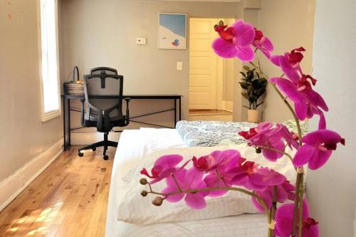 Entire House King Bed near Downtown Free Parking